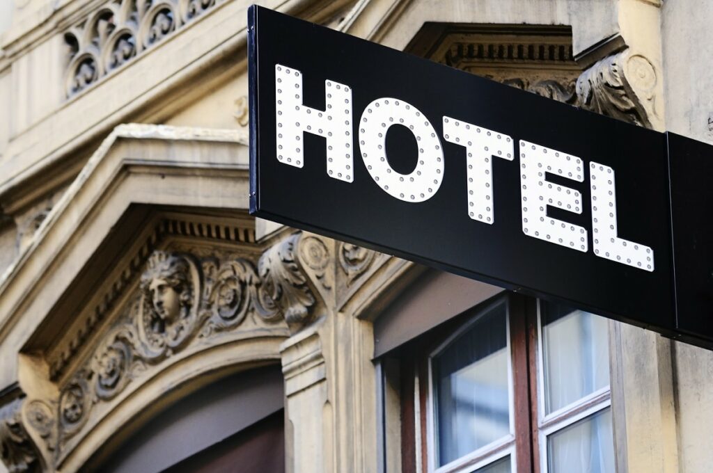 How automated marketing campaigns can increase direct hotel bookings ?