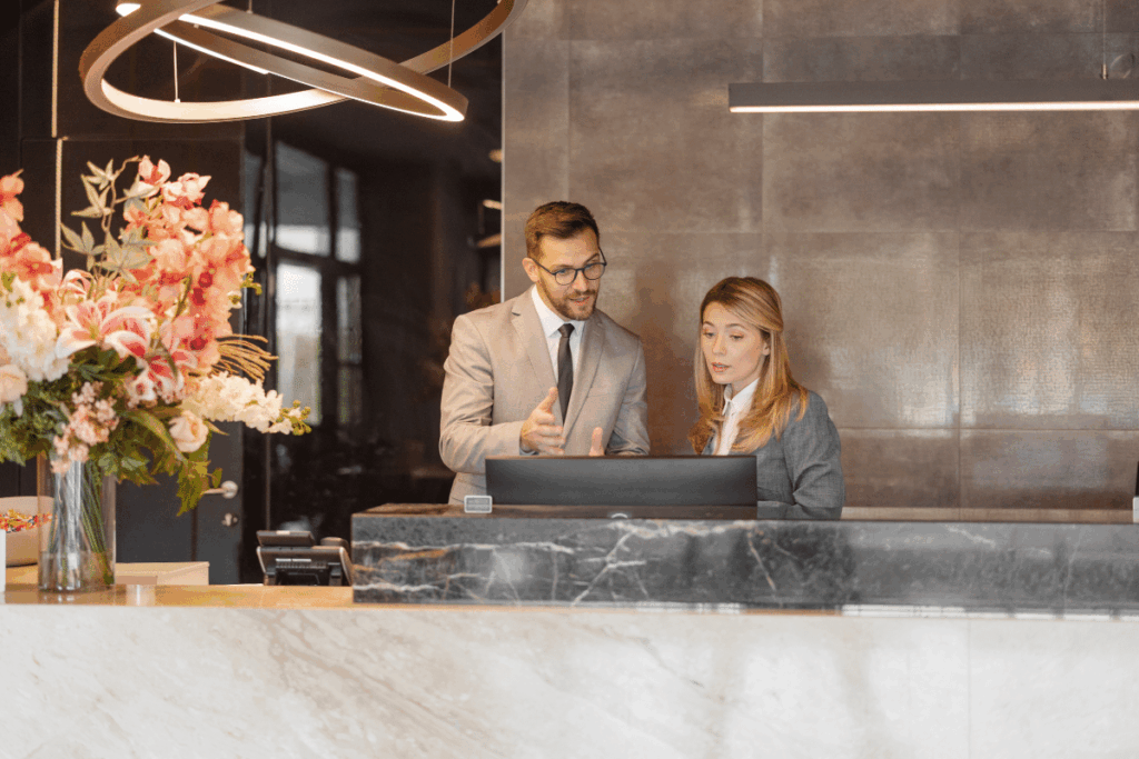 The use of a commercial and hotel CRM: towards a global customer engagement solution